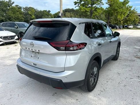 Used 2024 Nissan Rogue S FWD image 4