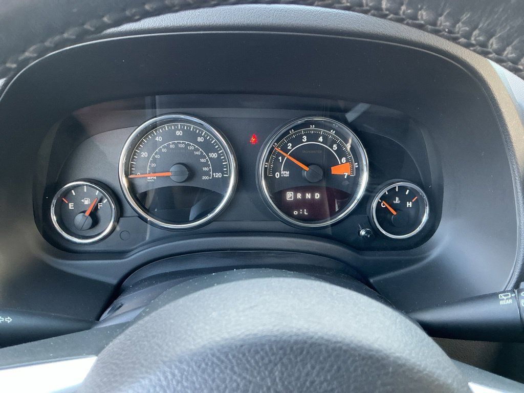 Used 2016 Jeep Compass Latitude FWD image 19