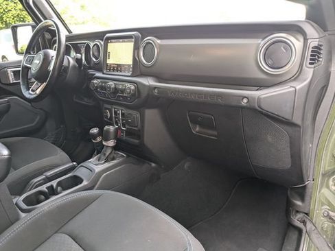 Used 2022 Jeep Wrangler Unlimited Rubicon 4xe w/ Cold Weather Group AWD/4WD image 30