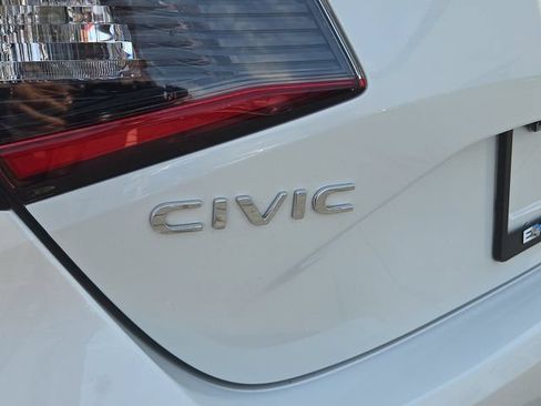 Used 2024 Honda Civic Sport image 29