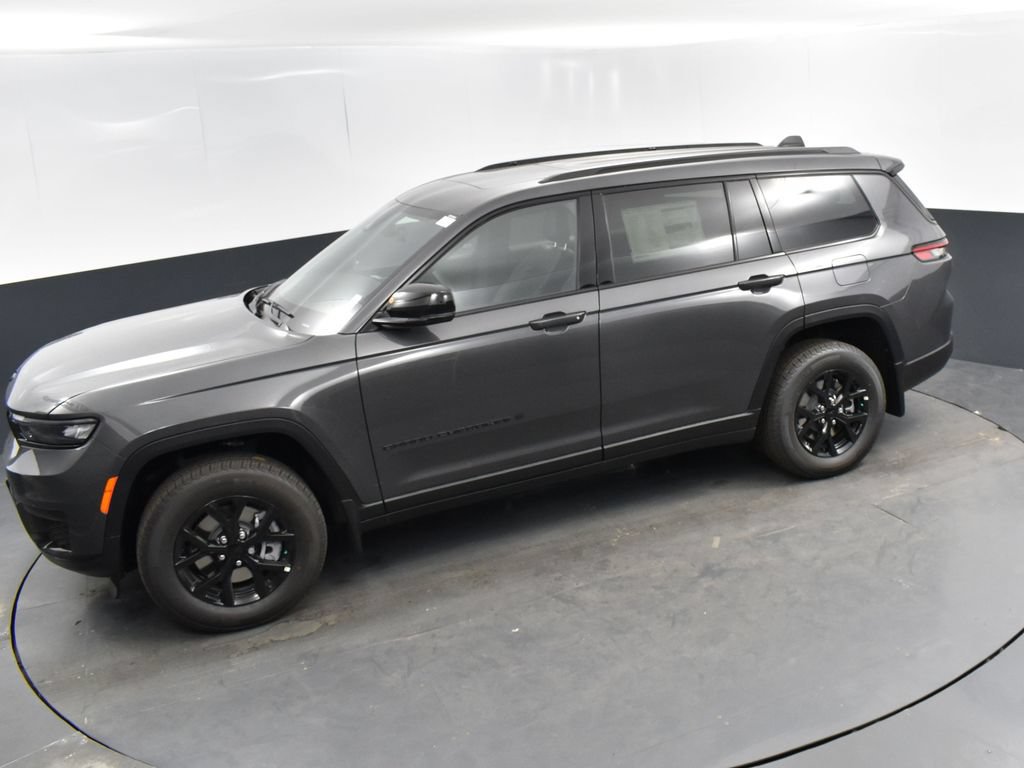 Used 2025 Jeep Grand Cherokee L Altitude AWD/4WD image 45