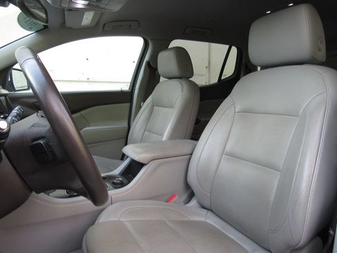 Used 2017 GMC Acadia SLT AWD/4WD image 12