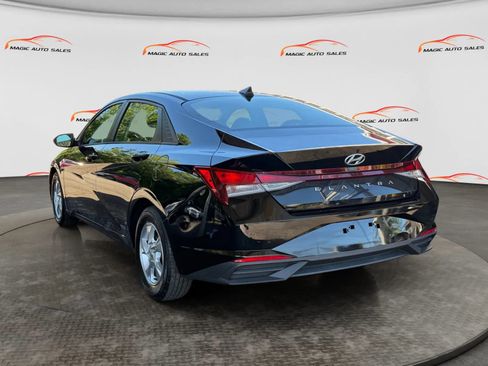 Used 2021 Hyundai Elantra SE FWD image 8
