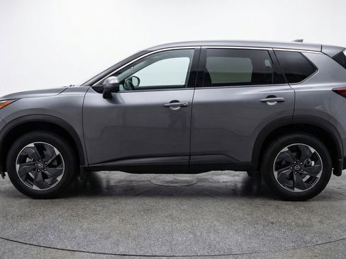 Used 2025 Nissan Rogue SV image 5