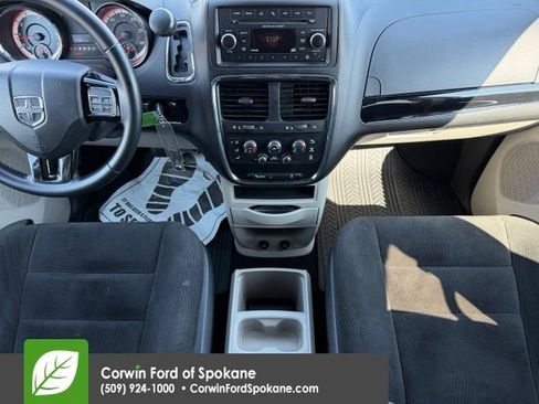 Used 2016 Dodge Grand Caravan SE FWD image 24