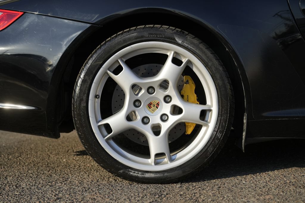 Used 2006 Porsche 911 Carrera S RWD image 10