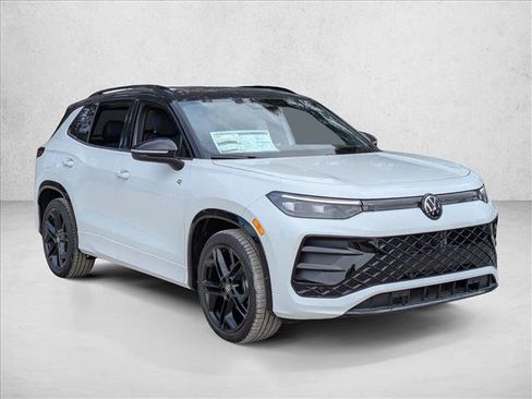 New 2026 Volkswagen Tiguan SE R-Line FWD image 6