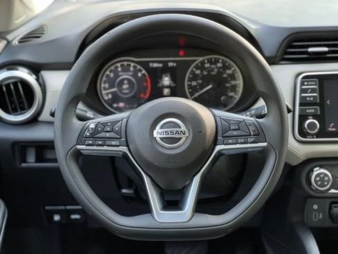 Used 2020 Nissan Versa SV FWD image 31