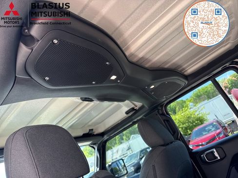 Used 2024 Jeep Wrangler Unlimited w/ Convenience Group AWD/4WD image 42