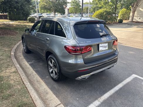 Used 2022 Mercedes-Benz GLC 300 image 8