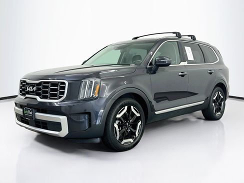 Used 2025 Kia Telluride S AWD/4WD image 3