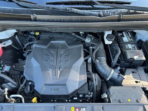 Used 2022 Kia Carnival LX FWD image 12
