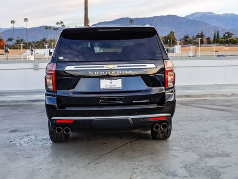 Used 2024 Chevrolet Suburban Premier image 8