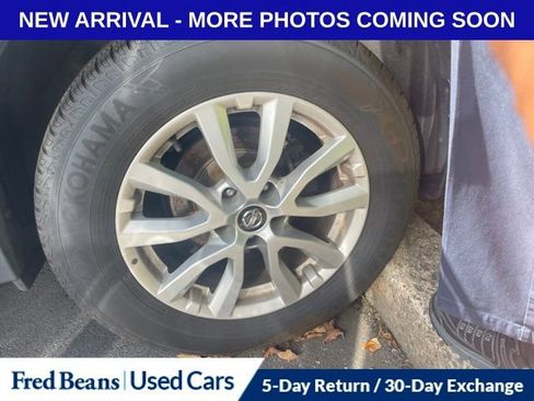 Used 2017 Nissan Rogue SV AWD/4WD image 13