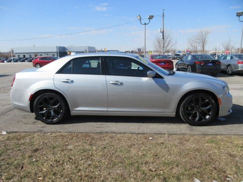 Used 2023 Chrysler 300 S w/ Comfort Group image 6