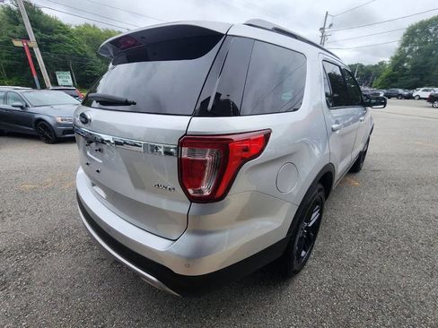 Used 2016 Ford Explorer XLT w/ Equipment Group 202A AWD/4WD image 5