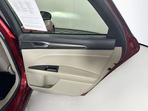 Used 2019 Ford Fusion SEL FWD image 30