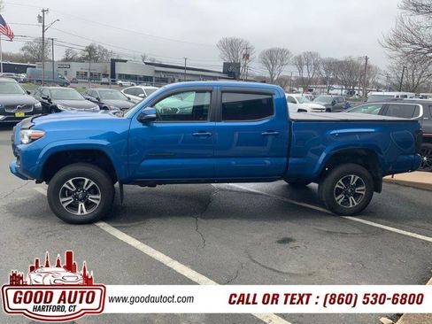 Used 2017 Toyota Tacoma TRD Sport AWD/4WD image 8