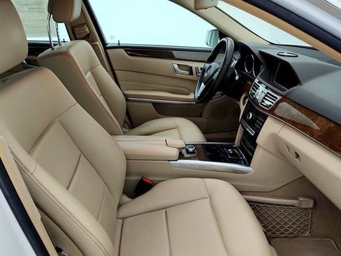 Used 2016 Mercedes-Benz E 350 4MATIC Sedan image 23