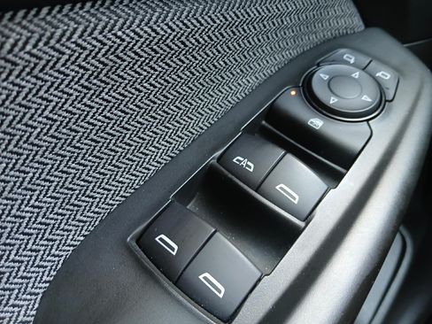 Used 2025 Chevrolet TrailBlazer LT FWD image 25