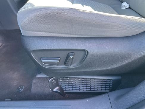 Used 2024 Toyota Sienna LE image 6