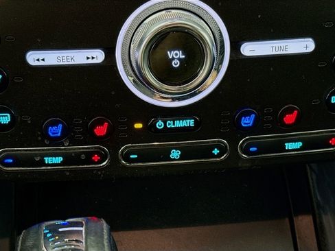 Used 2018 Ford Explorer Platinum image 19