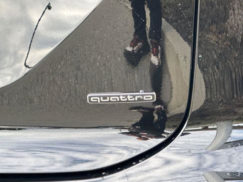 New 2025 Audi Q6 e-tron Premium Plus image 26