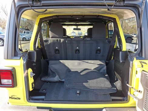 Used 2023 Jeep Wrangler Sport S image 28