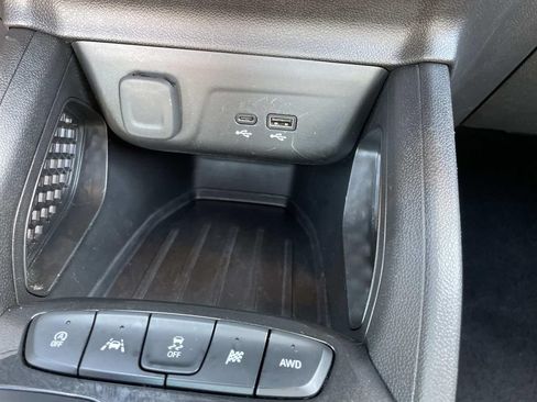 Used 2025 Chevrolet TrailBlazer LT AWD/4WD image 17