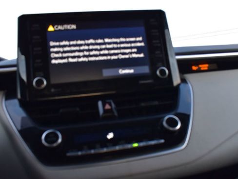 Used 2022 Toyota Corolla LE image 21