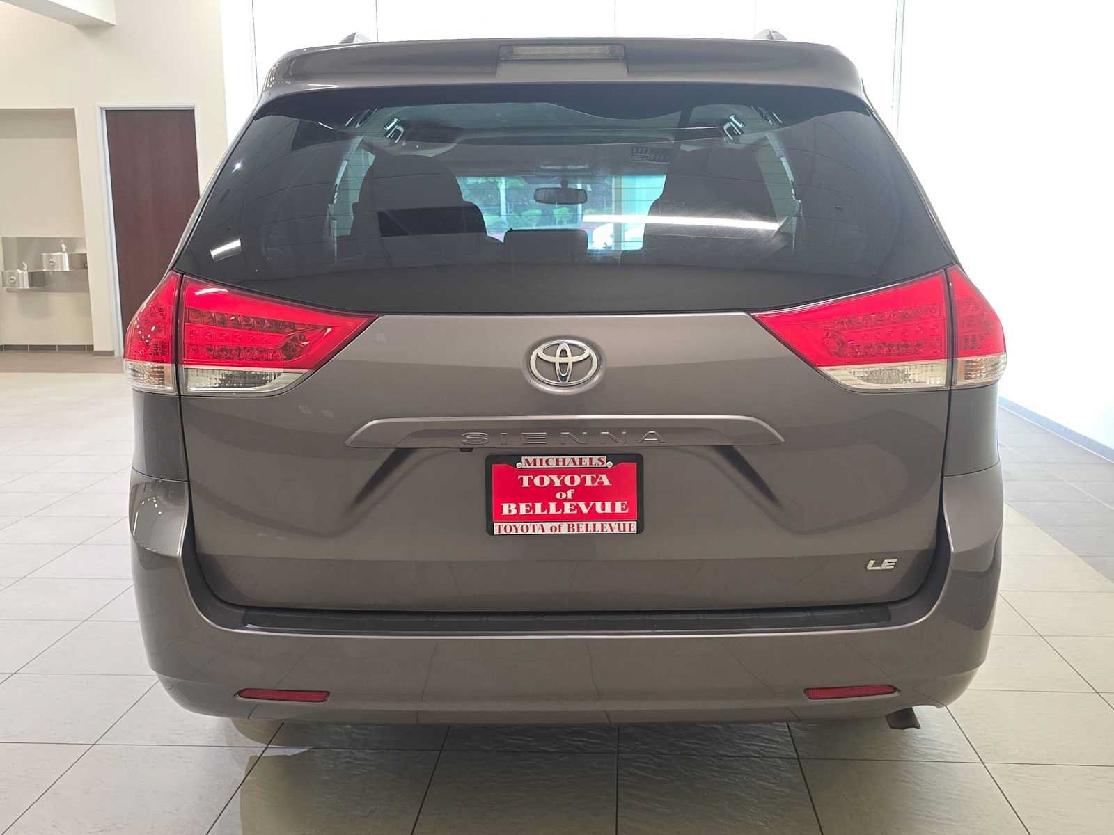 Used 2011 Toyota Sienna LE w/ Towing Pkg FWD image 5