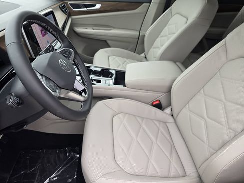 New 2026 Volkswagen Atlas SE FWD image 11