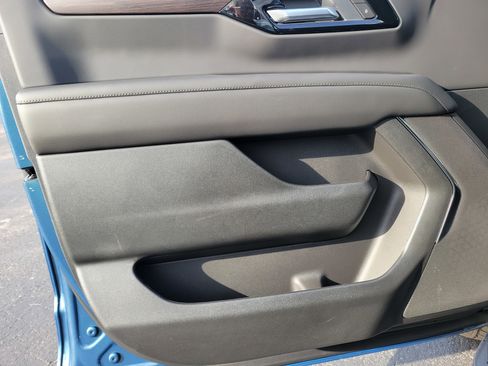 New 2026 Chevrolet Tahoe LS image 25