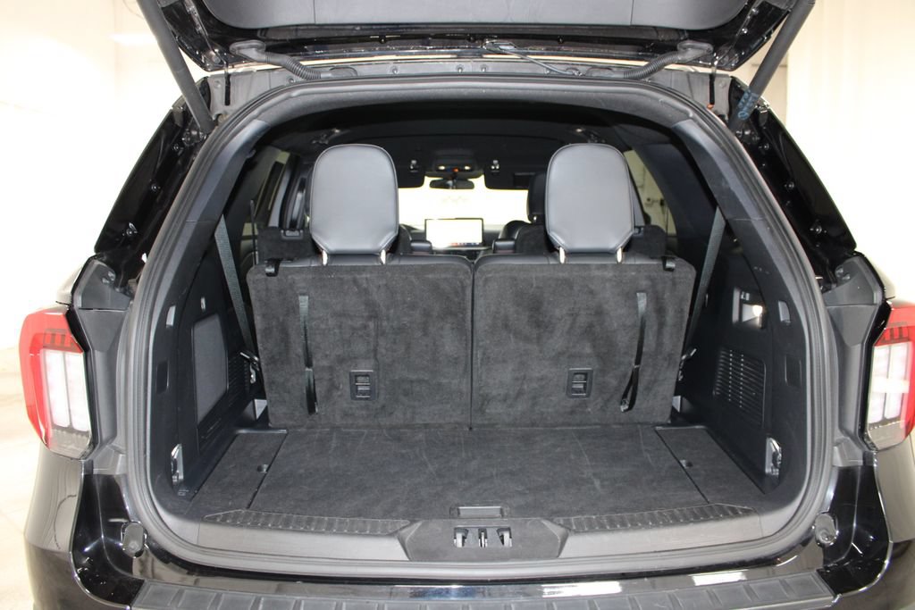 Used 2025 Ford Explorer ST-Line AWD/4WD image 22
