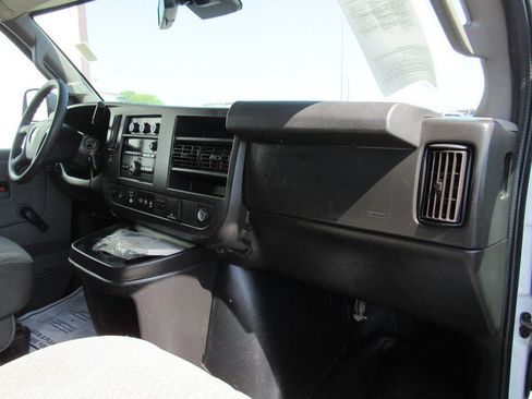 Used 2021 Chevrolet Express 3500 RWD image 15