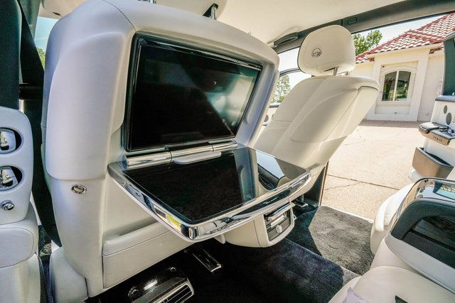 Used 2020 Rolls-Royce Phantom Sedan RWD image 49