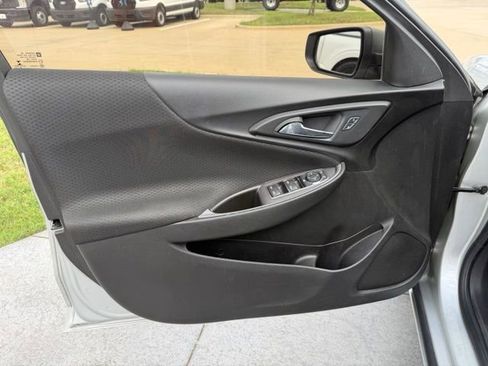 Used 2017 Chevrolet Malibu LS FWD image 8