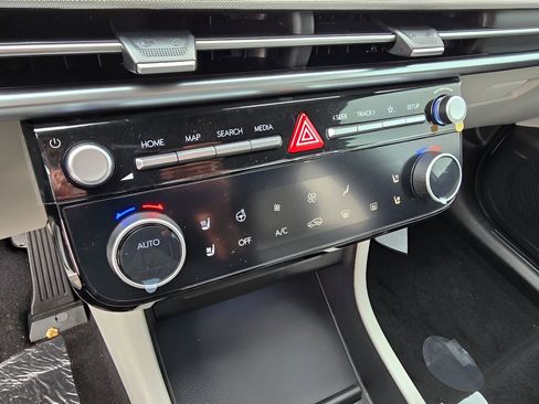 New 2026 Hyundai Tucson Limited image 23