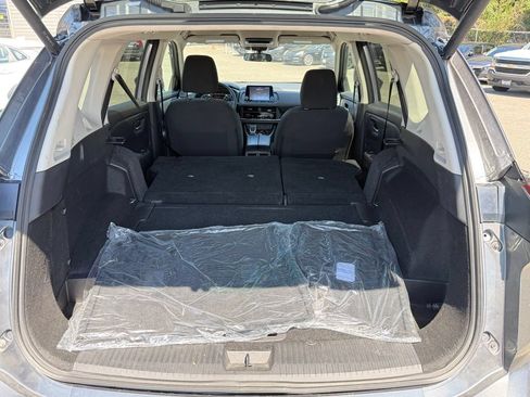 Used 2025 Nissan Rogue SV AWD/4WD image 24