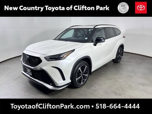 Used 2021 Toyota Highlander XSE image 7