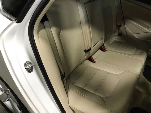 Used 2015 Volkswagen Passat 1.8T Limited Edition image 17