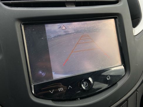 Used 2016 Chevrolet Trax LS image 19