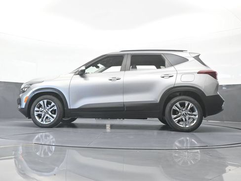 Used 2021 Kia Seltos S FWD image 51
