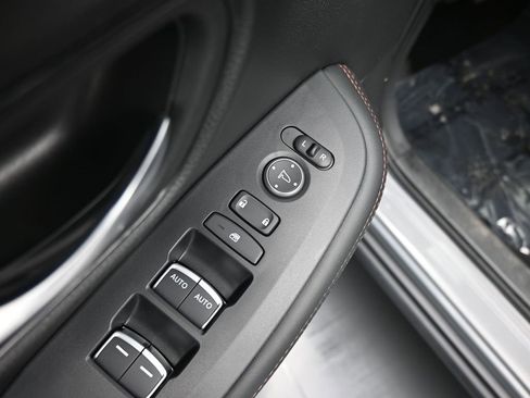 Certified 2025 Honda HR-V Sport image 31