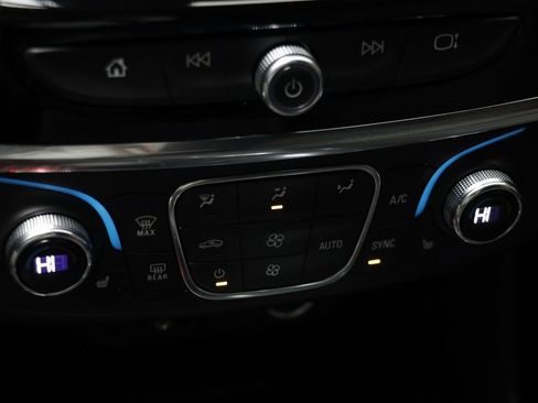 Certified 2023 Chevrolet Traverse LT image 10