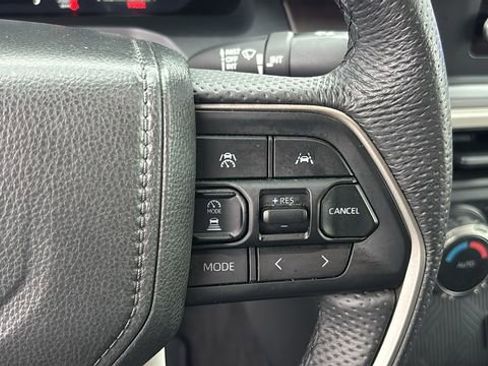 Used 2025 Toyota Tacoma TRD Sport AWD/4WD image 18