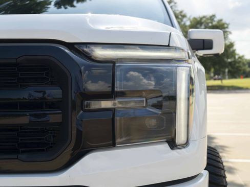 Used 2025 Ford F150 Lariat AWD/4WD image 11