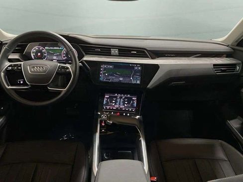 Used 2024 Audi Q8 e-tron Premium Plus w/ Premium Plus Package image 12