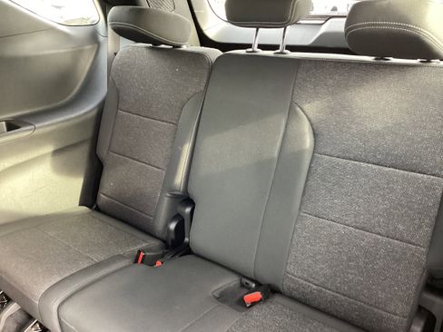 Used 2025 Chevrolet Traverse LT AWD/4WD image 14