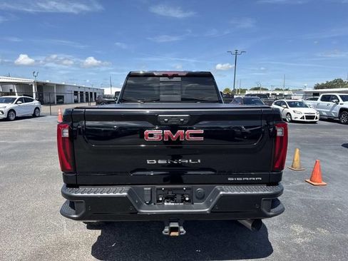 Used 2024 GMC Sierra 2500 Denali w/ Denali Reserve Package AWD/4WD image 4